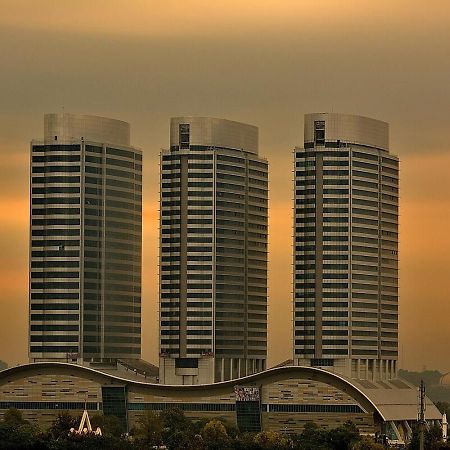 Centaurus Heights Lägenhet Islamabad Exteriör bild